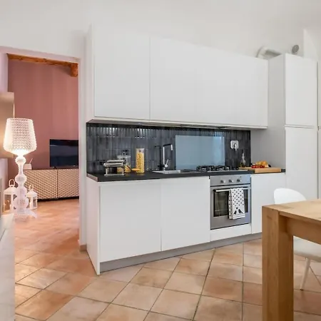 Lh Elenas Terrace Apartment Terricciola